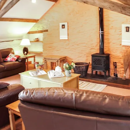 Отель Shires Rest - Family In Cornwall With Garden And Magnificent V