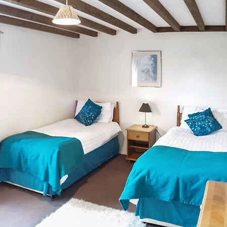 Shires Rest - Family In Cornwall With Garden And Magnificent V ホテル 3*