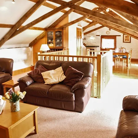 Shires Rest - Family In Cornwall With Garden And Magnificent V